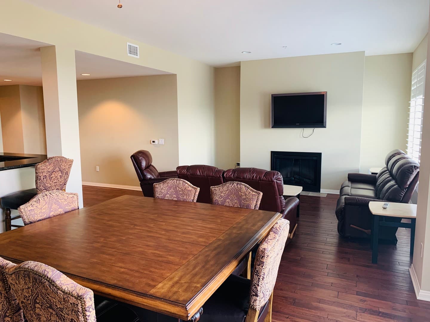 Oceanside House: 301 Mission Ave. #409