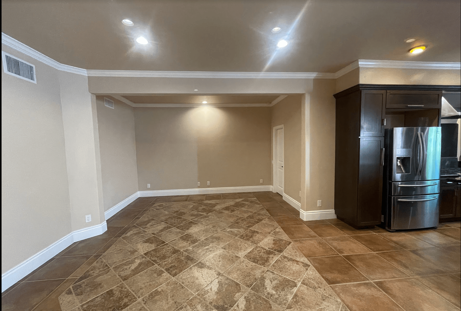 Vista House: 2355 Castlegate Lane