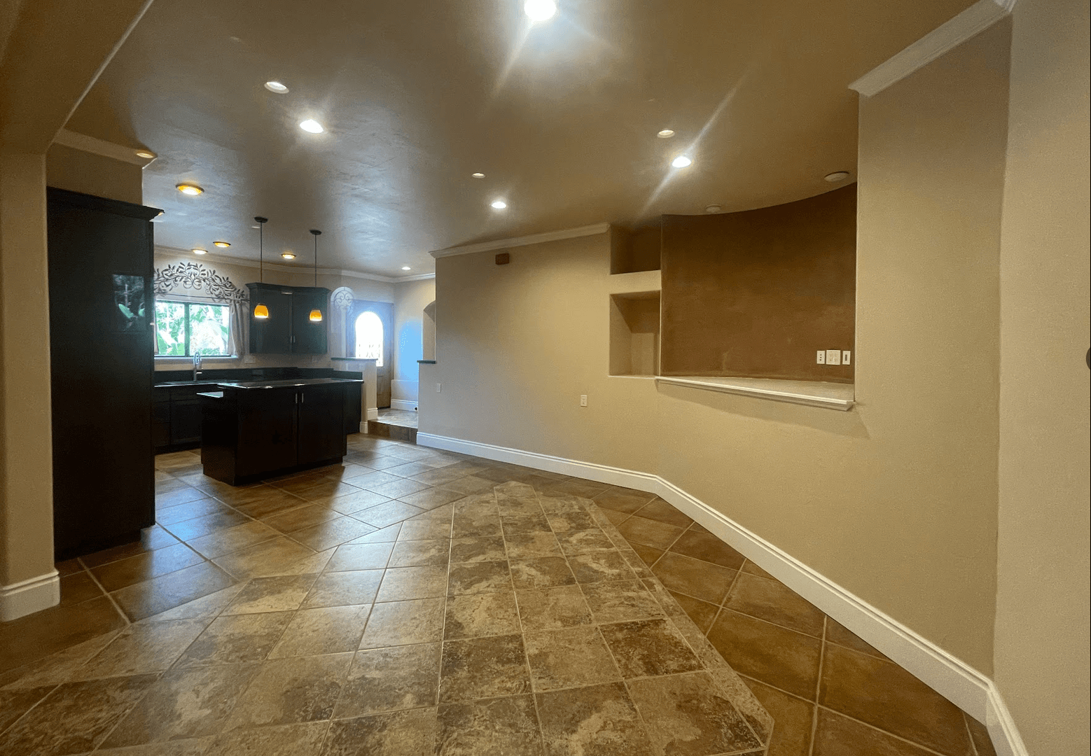 Vista House: 2355 Castlegate Lane