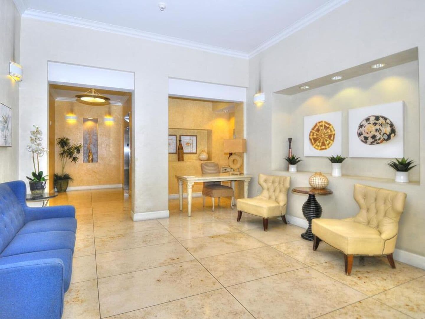 Oceanside House: 301 Mission Ave. #409