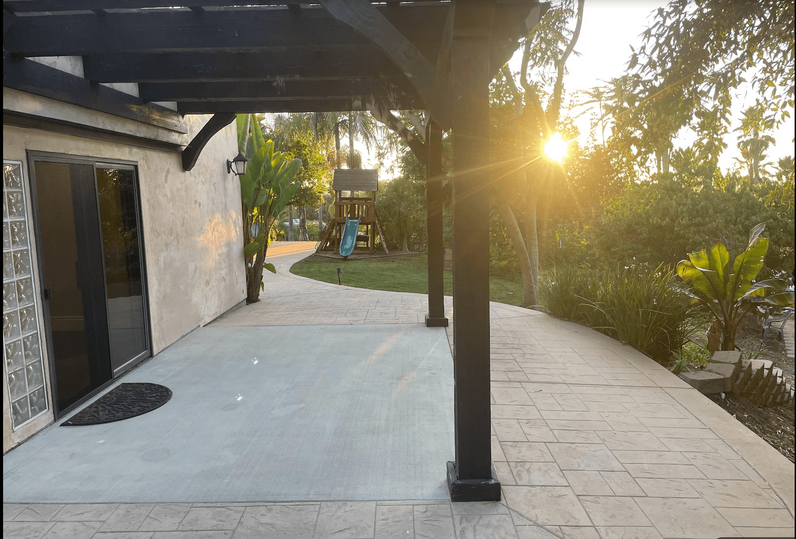Vista House: 2355 Castlegate Lane