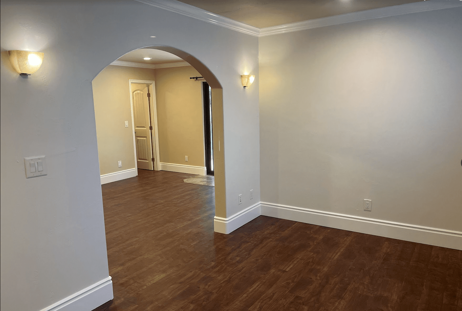 Vista House: 2355 Castlegate Lane