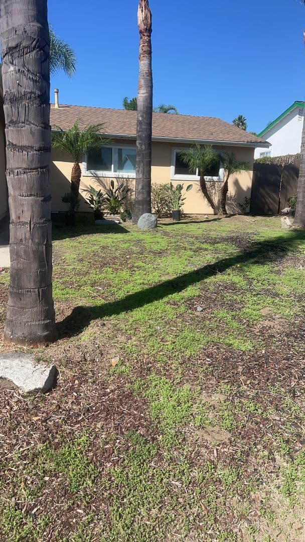 Oceanside House: 605 Flora Dr.