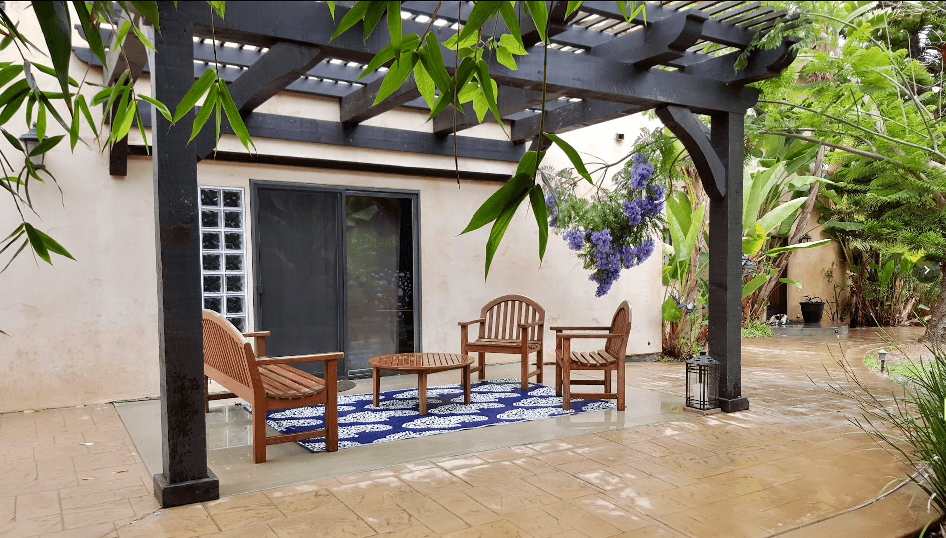 Vista House: 2355 Castlegate Lane