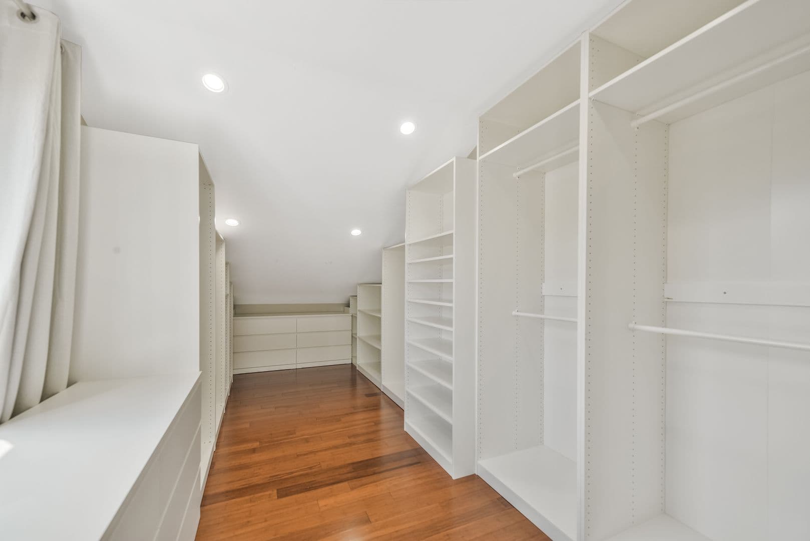San Diego House: 15185 Andorra Way