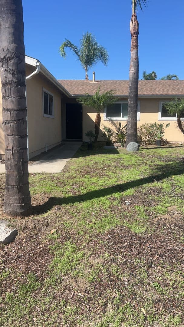 Oceanside House: 605 Flora Dr.