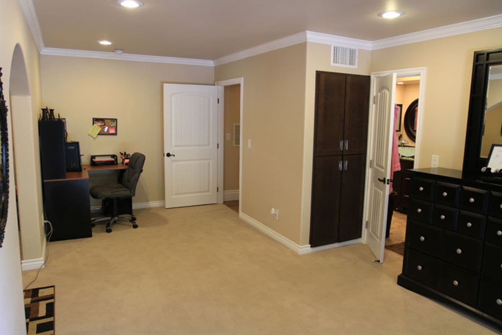 Vista House: 2355 Castlegate Lane