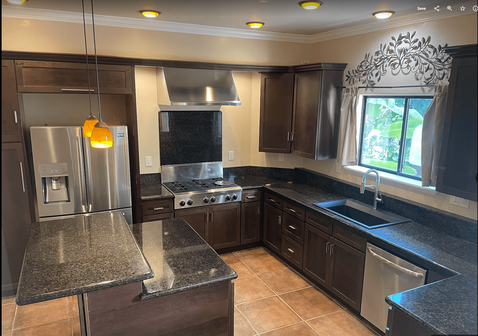 Vista House: 2355 Castlegate Lane