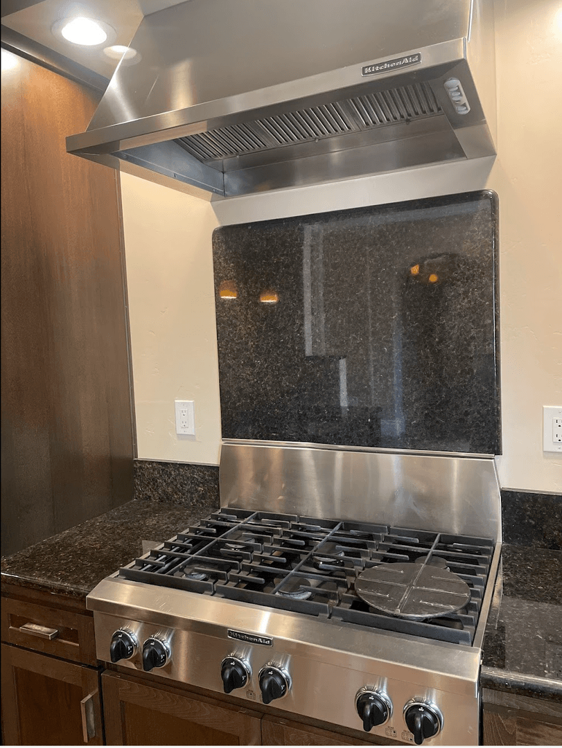 Vista House: 2355 Castlegate Lane