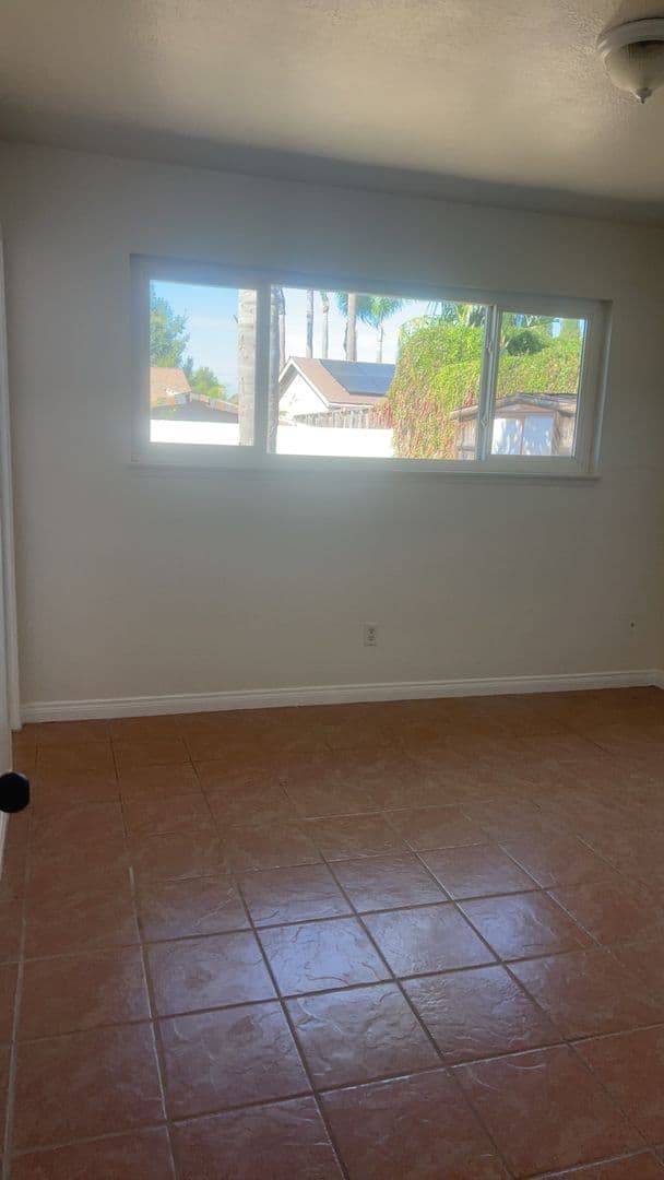 Oceanside House: 605 Flora Dr.