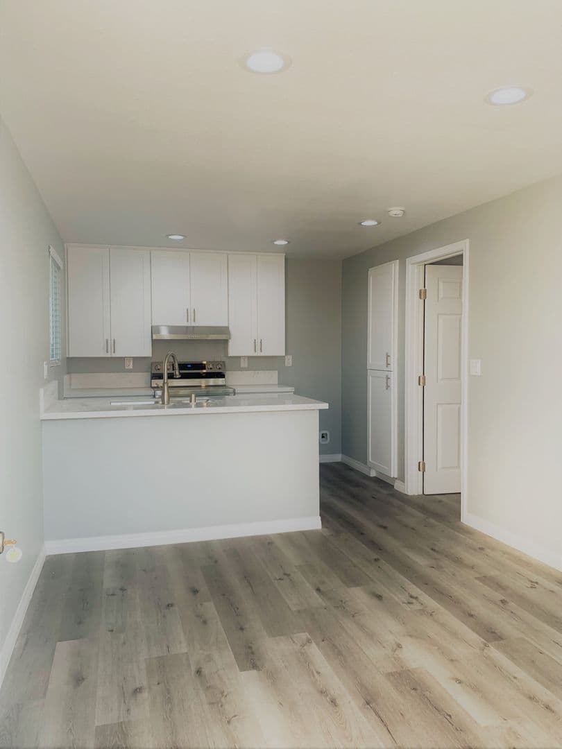 Oceanside Apartment: 1024 S. Cleveland