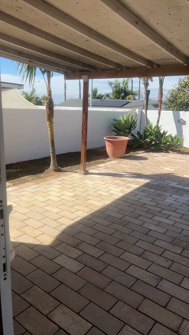 Oceanside House: 605 Flora Dr.