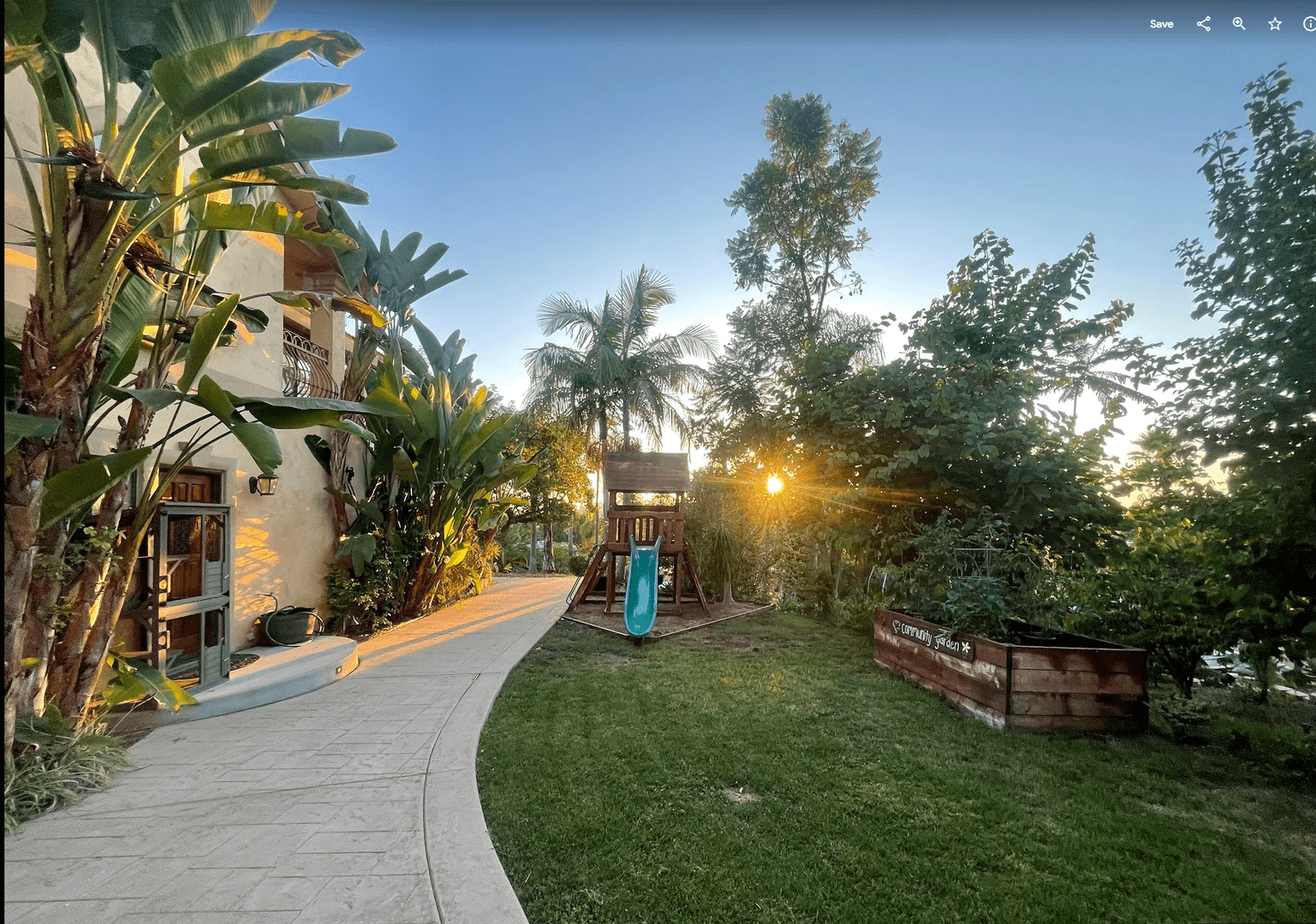 Vista House: 2355 Castlegate Lane