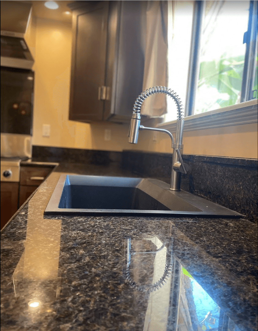 Vista House: 2355 Castlegate Lane