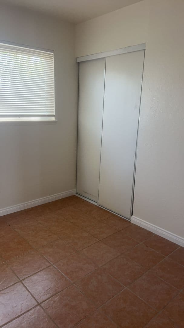 Oceanside House: 605 Flora Dr.