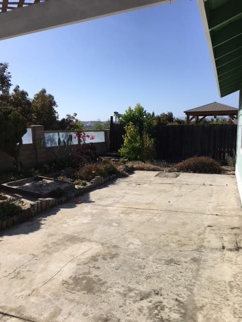 Oceanside House: 369 Via Metates
