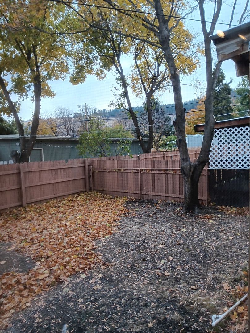 La Grande House: 3006 N 2nd St