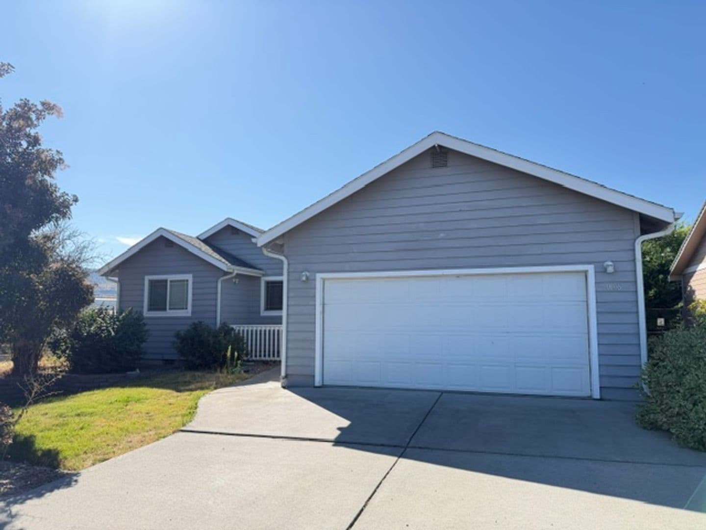 La Grande House: 1006 Frontier Court