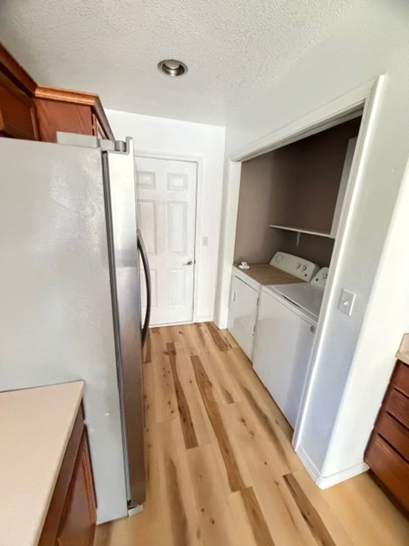 La Grande House: 1006 Frontier Court