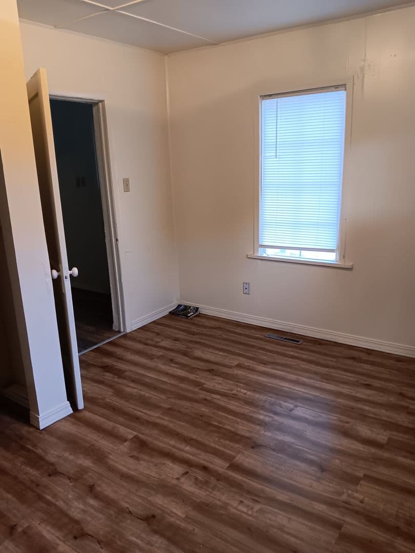 La Grande House: 3006 N 2nd St