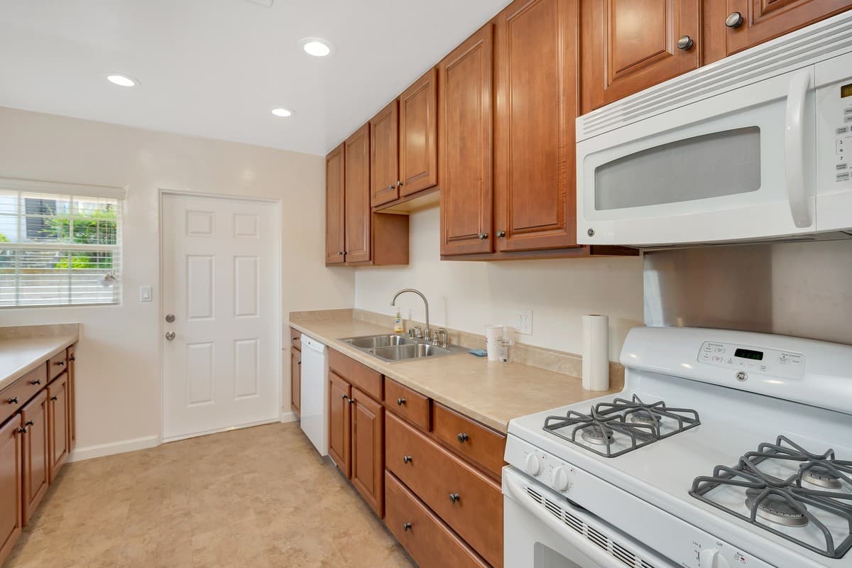 San Diego House: 3709 Oleander Drive