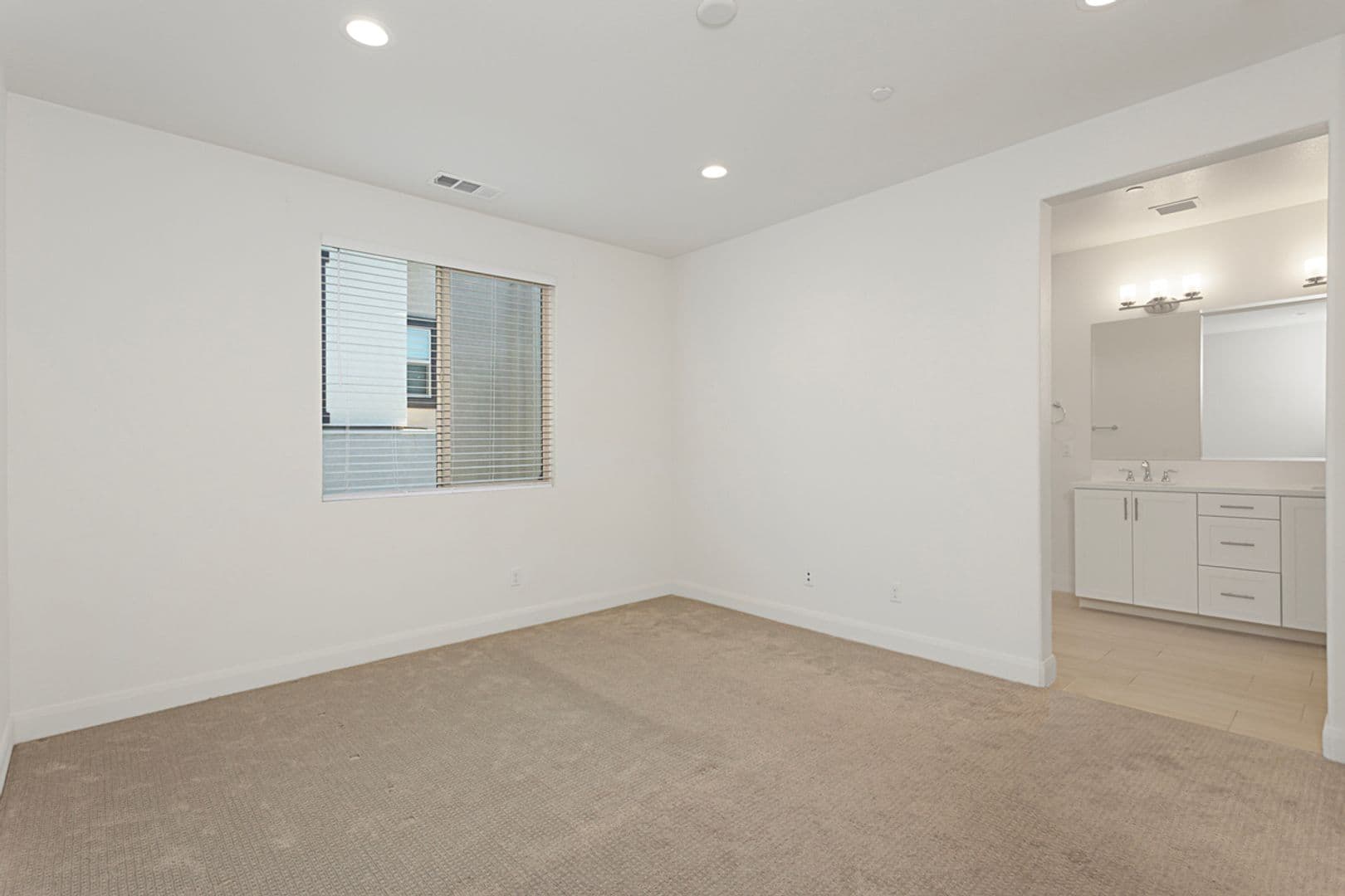 Vista Apartment: 2116 Solara Ln