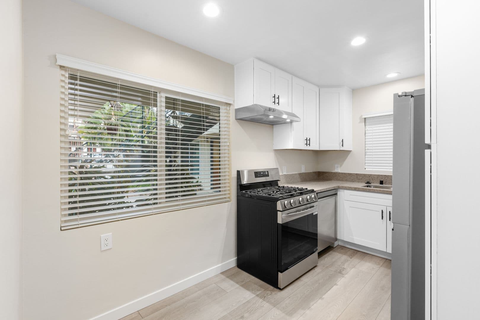SAN DIEGO Apartment: 3525 REYNARD WAY