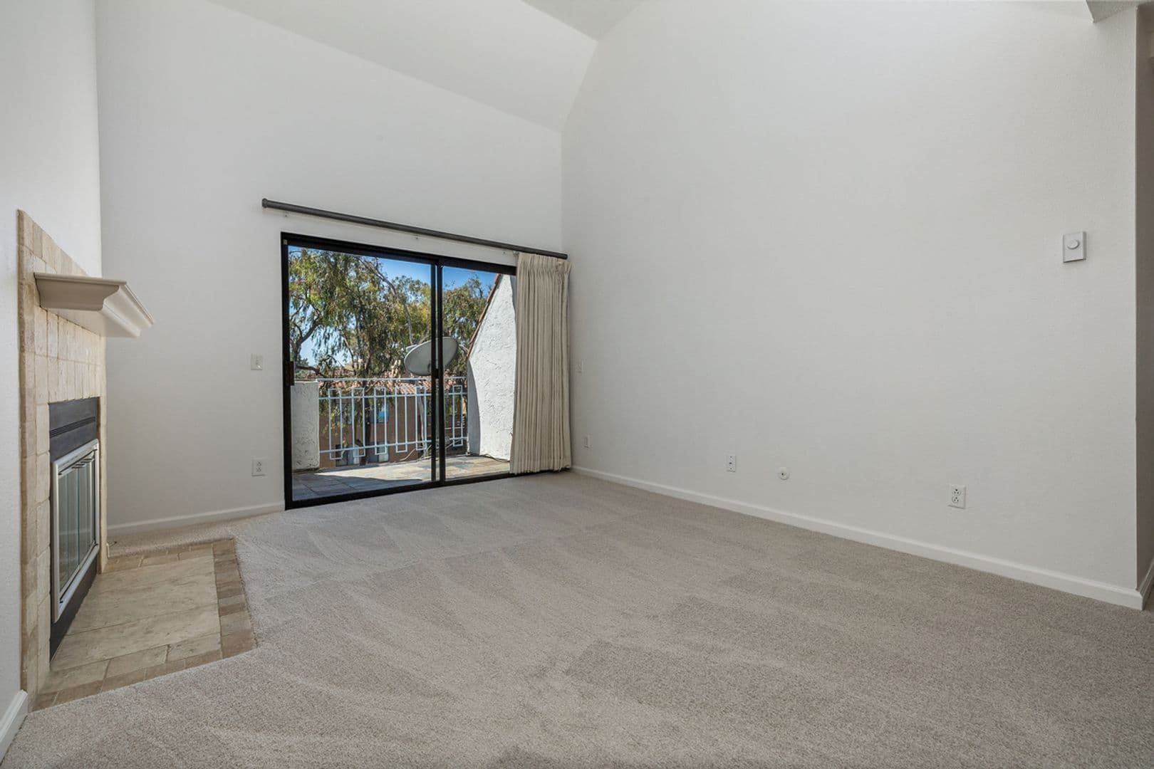 San Diego Condo: 8308 Regents Rd - 3A