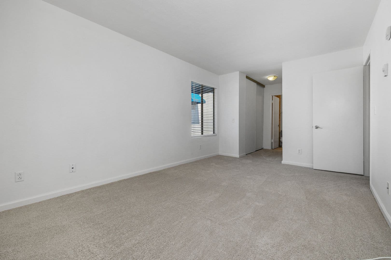 San Diego Condo: 8308 Regents Rd - 3A