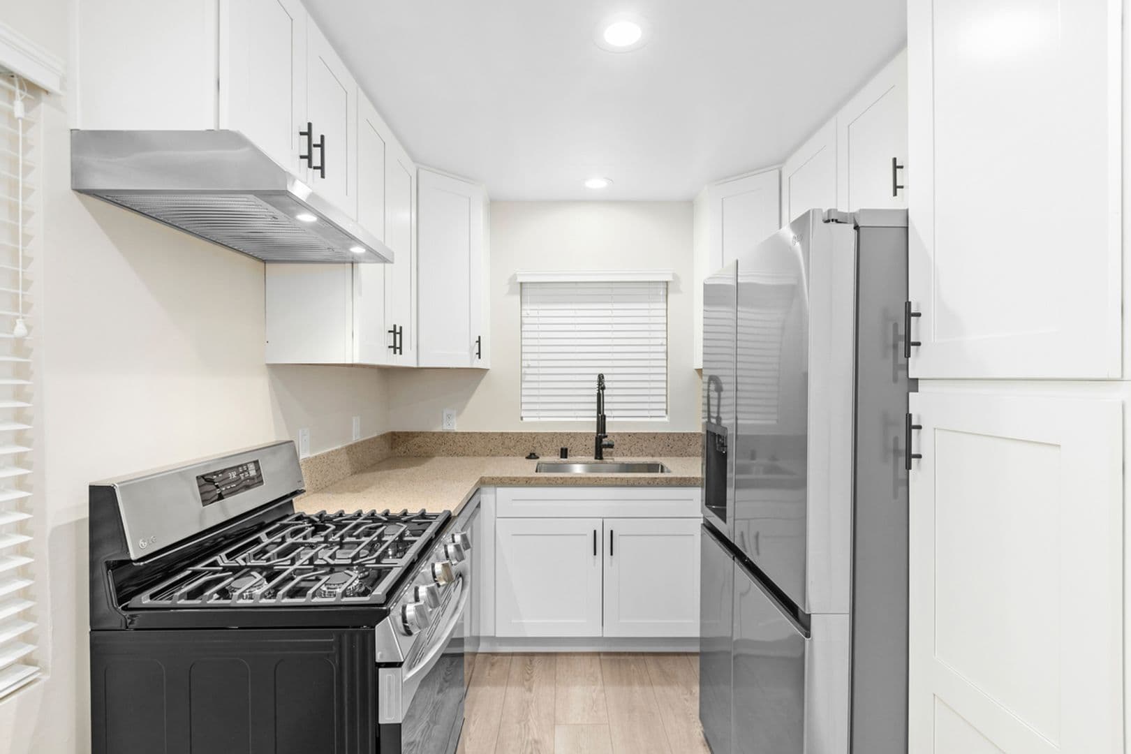 SAN DIEGO Apartment: 3525 REYNARD WAY
