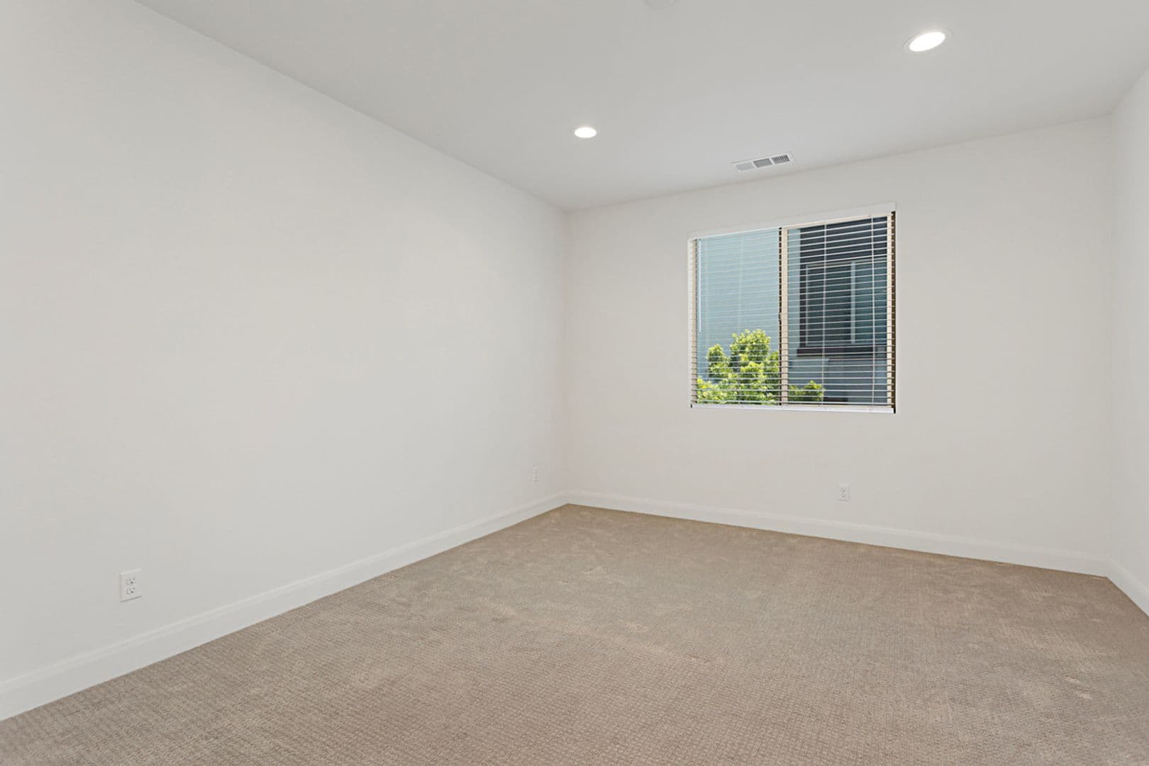 Vista Apartment: 2116 Solara Ln