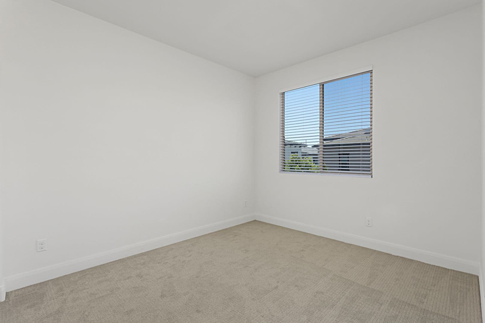 Vista Apartment: 2116 Solara Ln