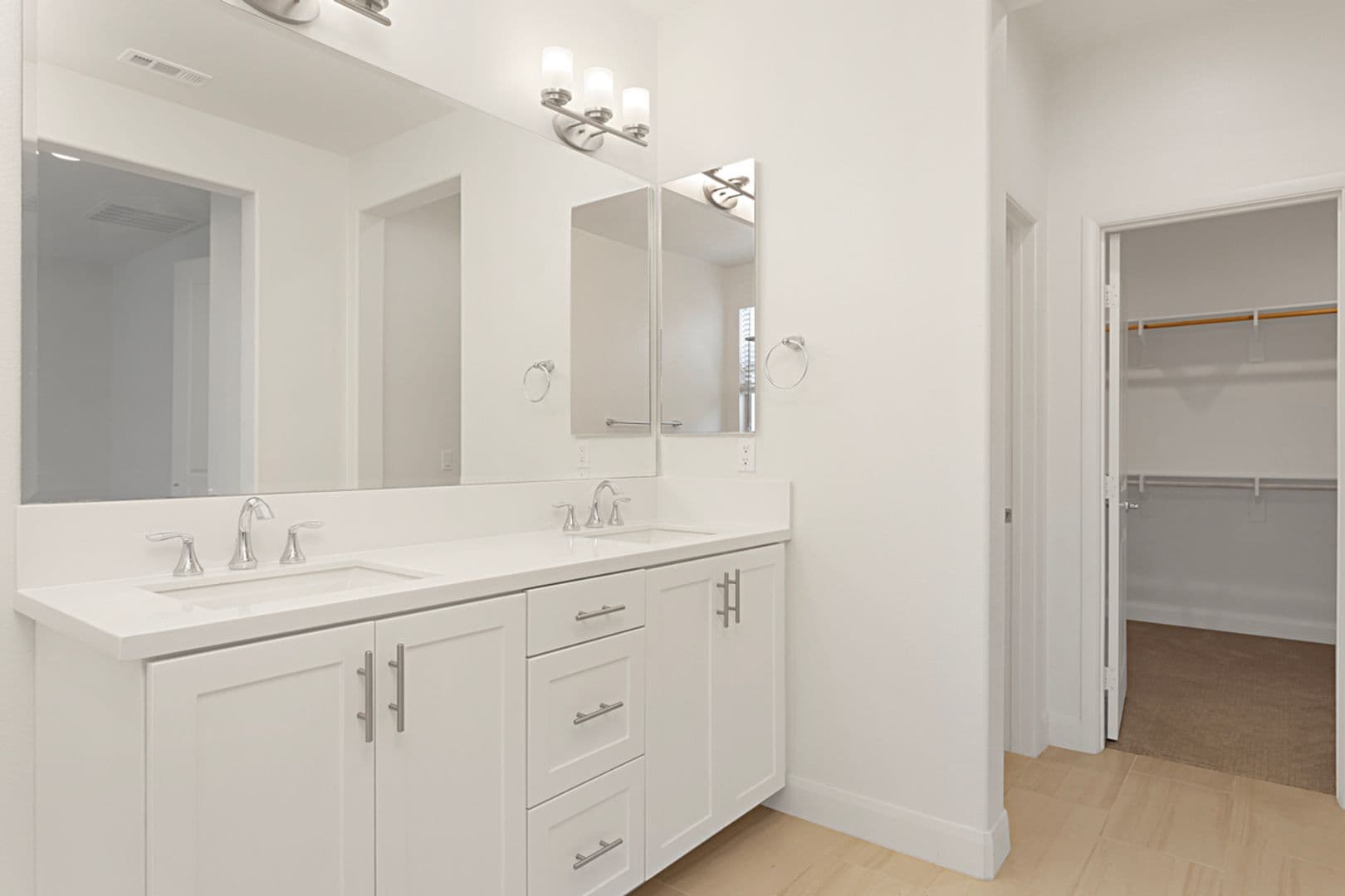 Vista Apartment: 2116 Solara Ln