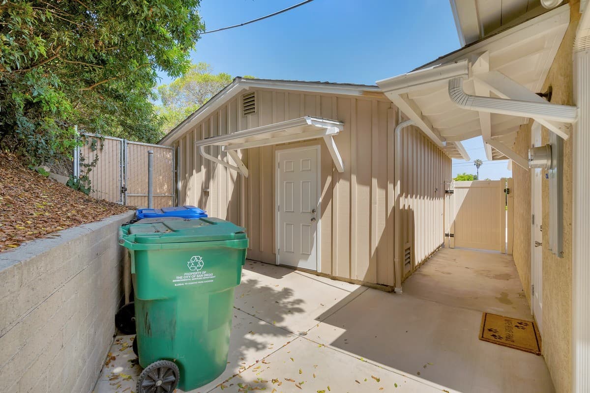San Diego House: 3709 Oleander Drive