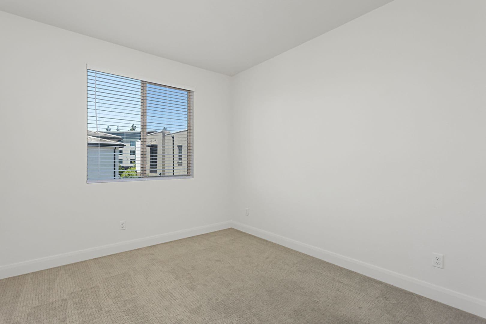Vista Apartment: 2116 Solara Ln