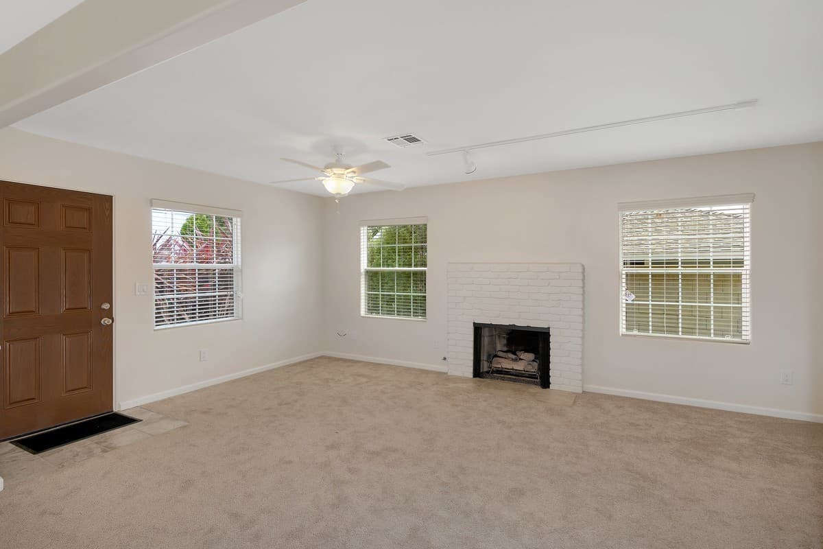 San Diego House: 3709 Oleander Drive