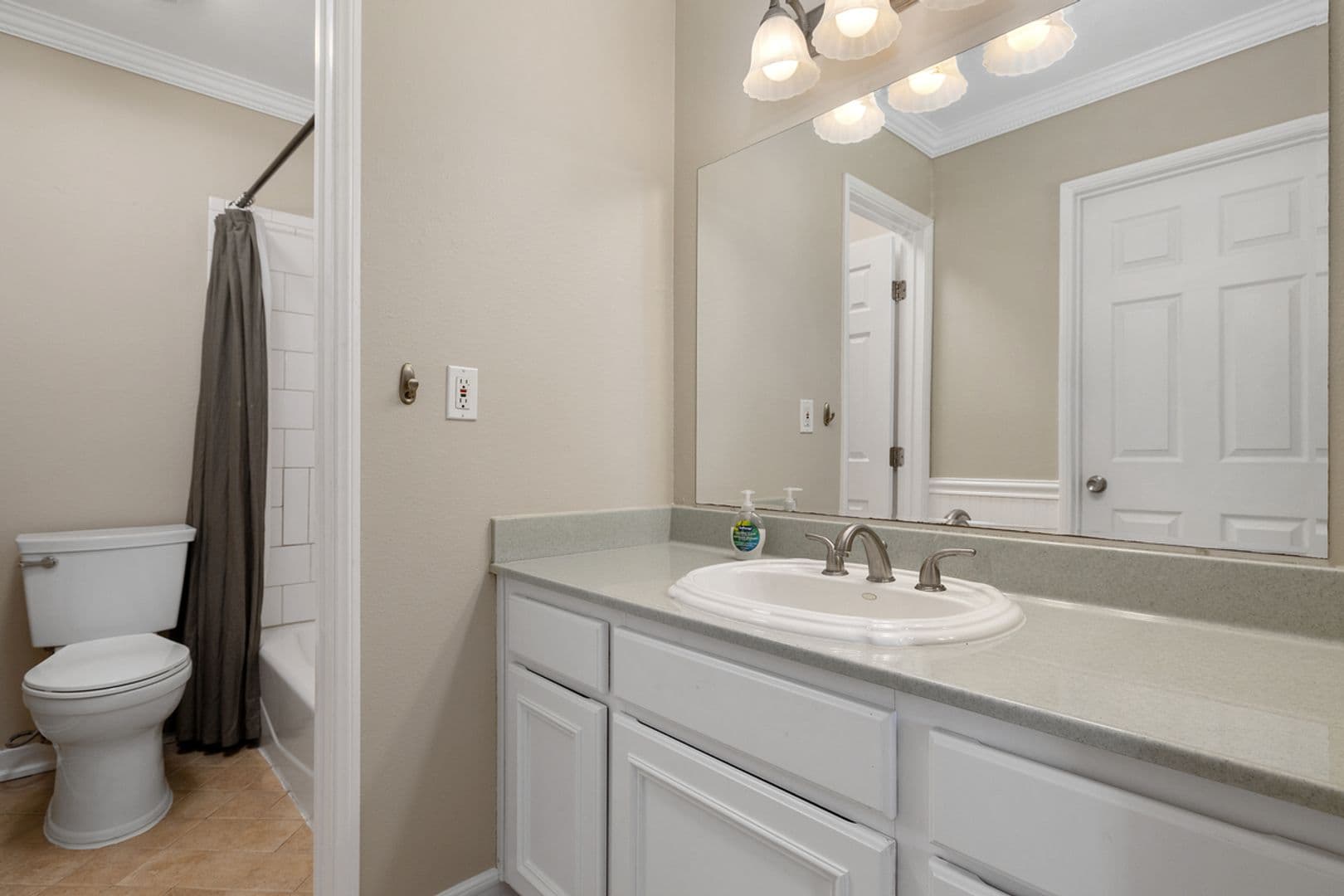 San Diego Apartment: 3276 Ashford St. Unit C