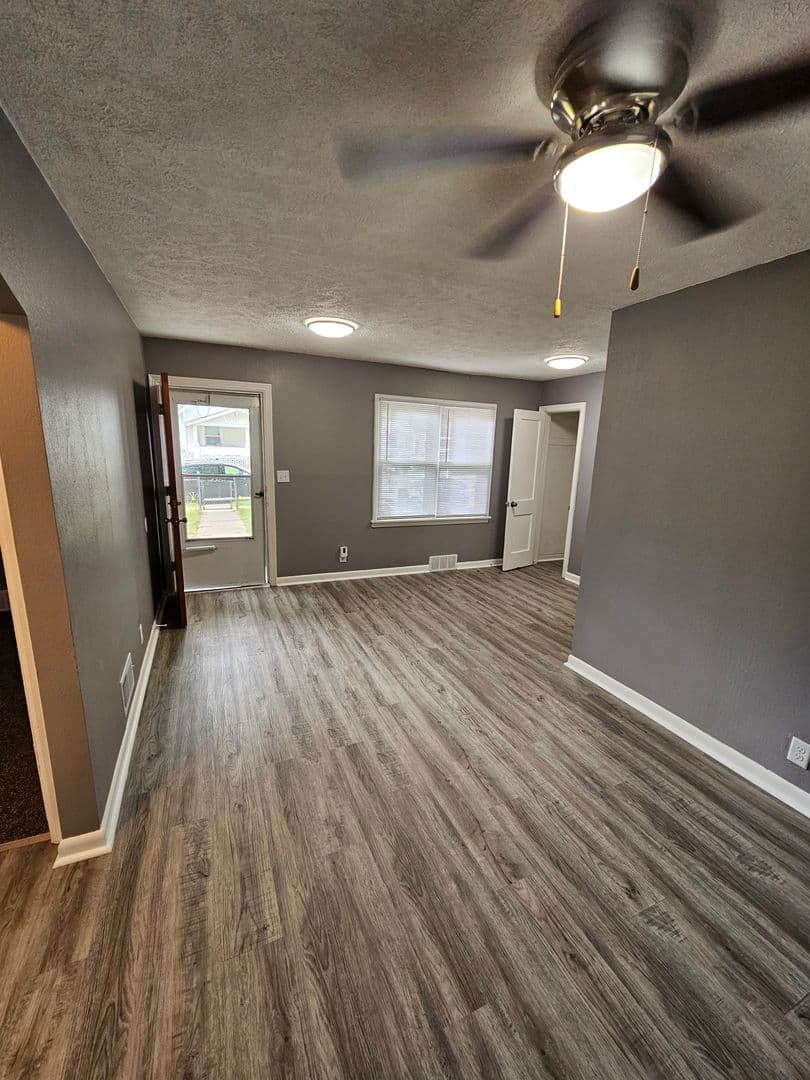 Omaha House: 5315 n. 35th St
