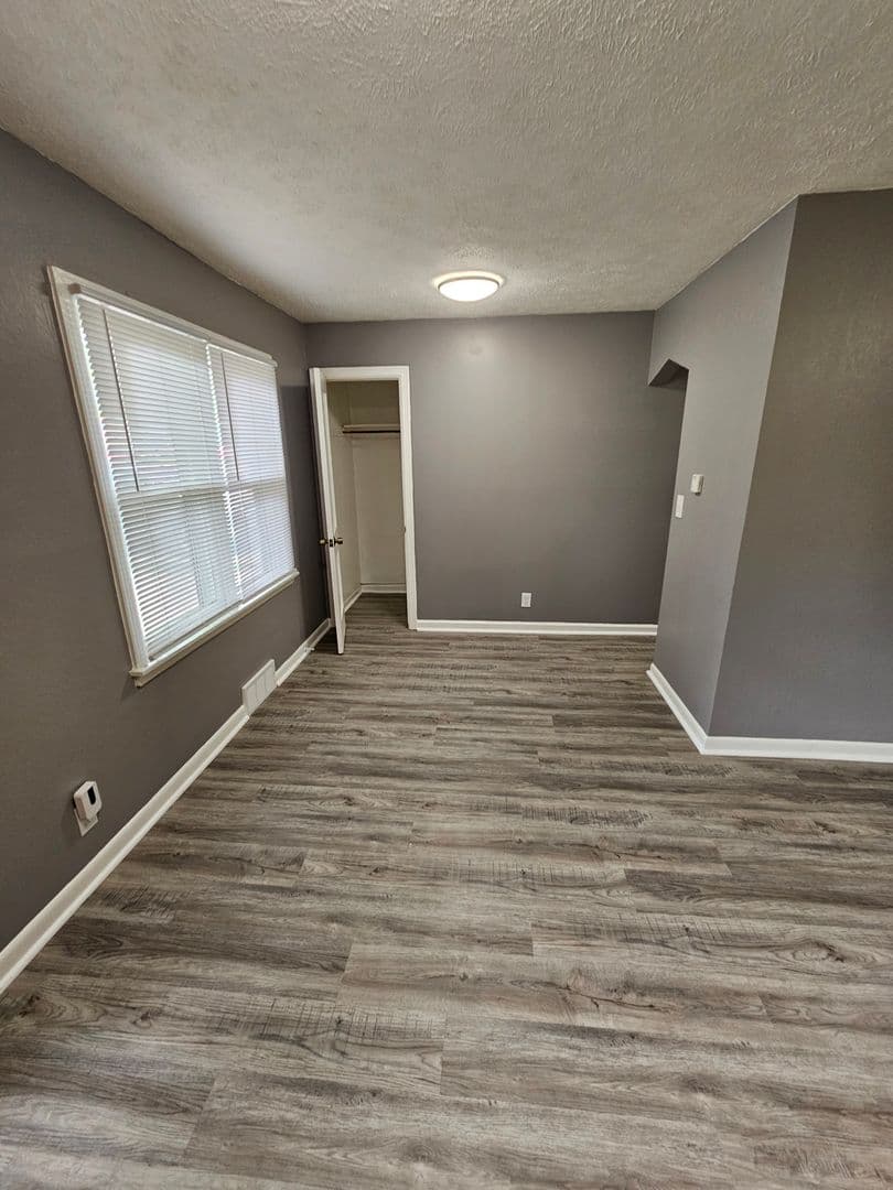 Omaha House: 5315 n. 35th St