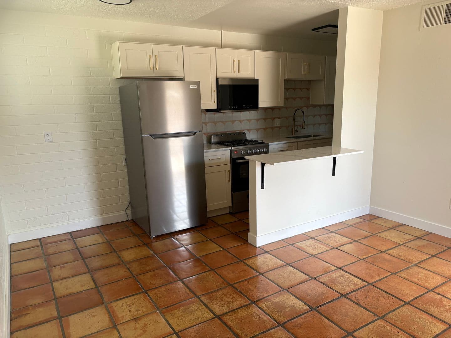 Tempe Apartment: 1867 E University Dr