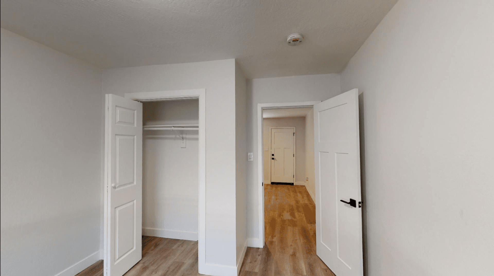 Phoenix Apartment: 906 E Roma Ave