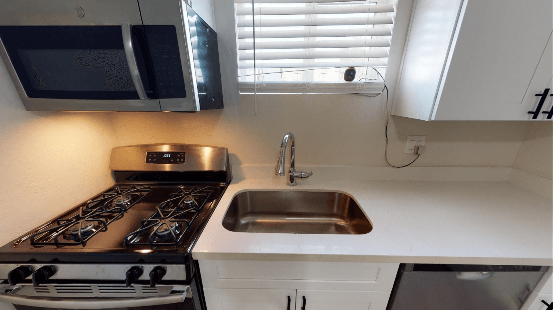 Phoenix Apartment: 906 E Roma Ave