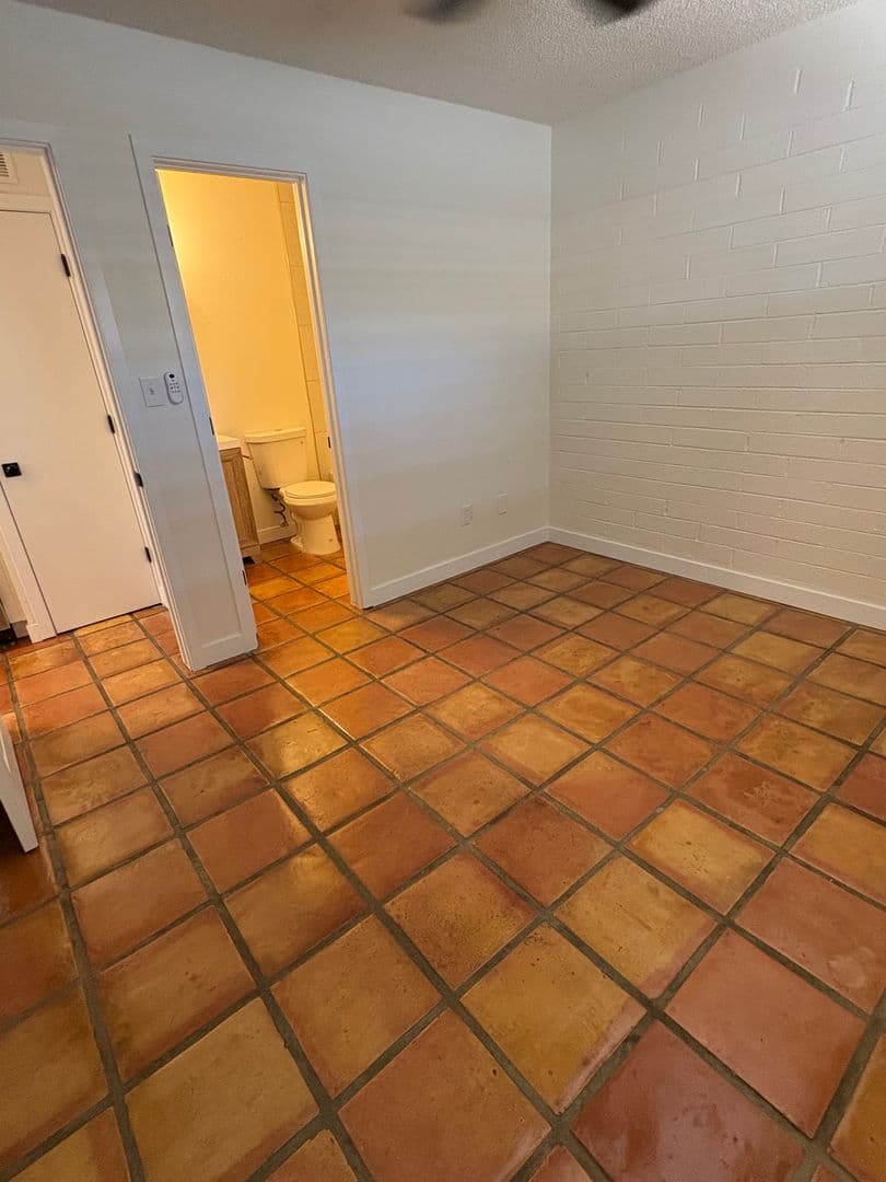 Tempe Apartment: 1867 E University Dr