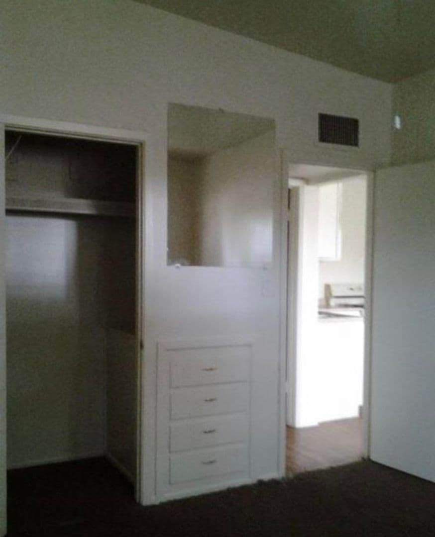 Tempe Apartment: 909 S Mariana St