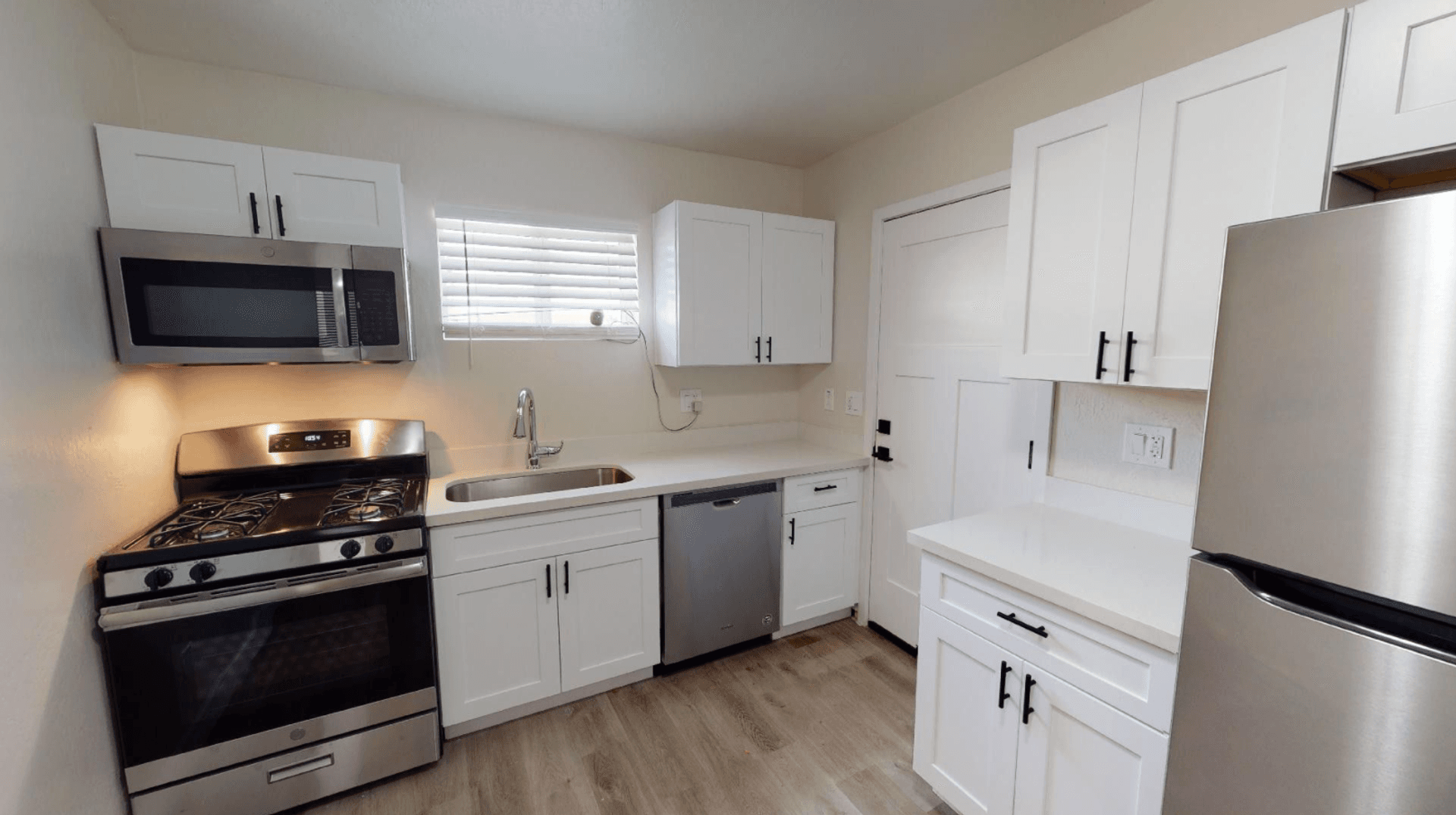 Phoenix Apartment: 906 E Roma Ave