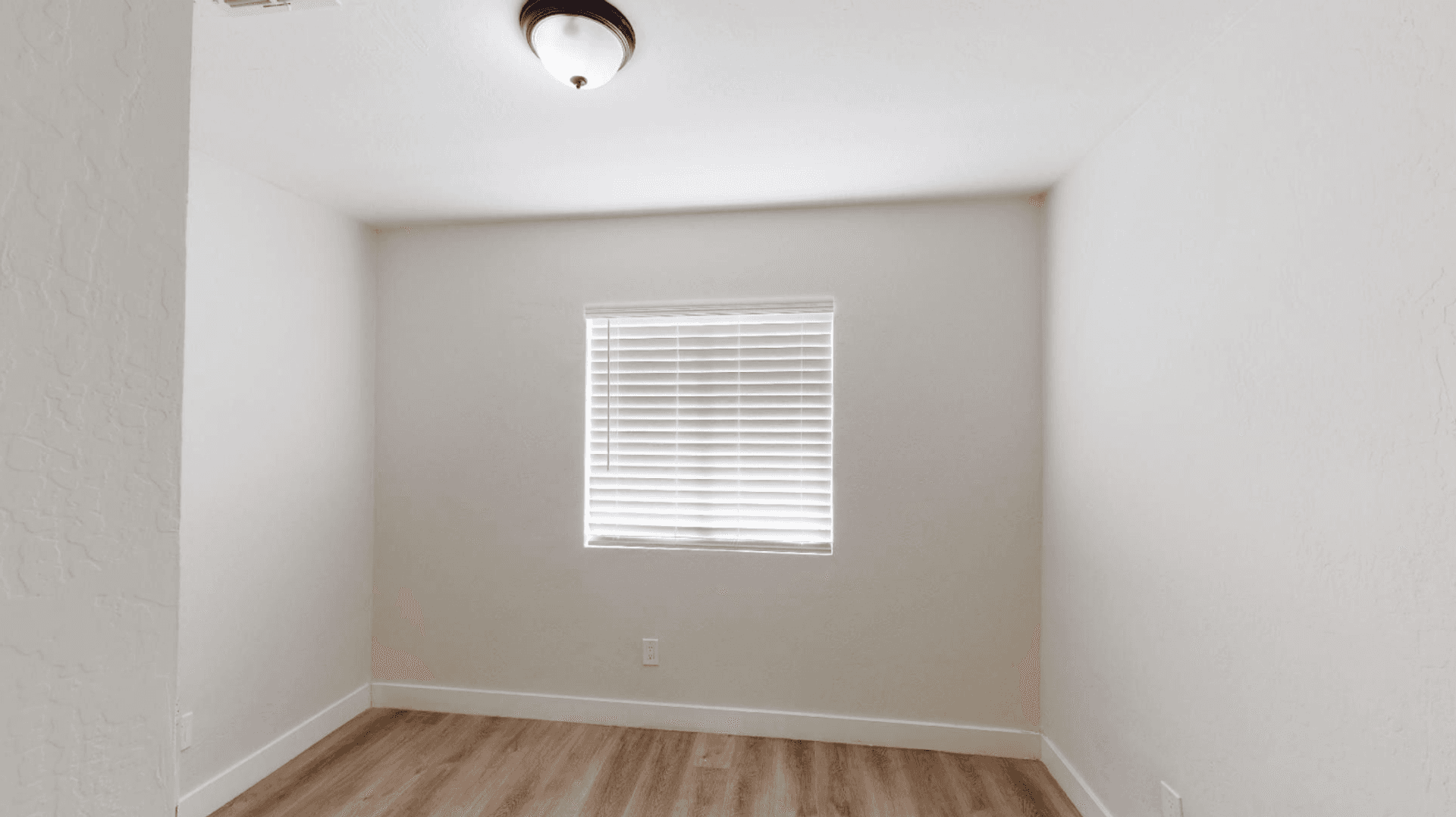 Phoenix Apartment: 906 E Roma Ave
