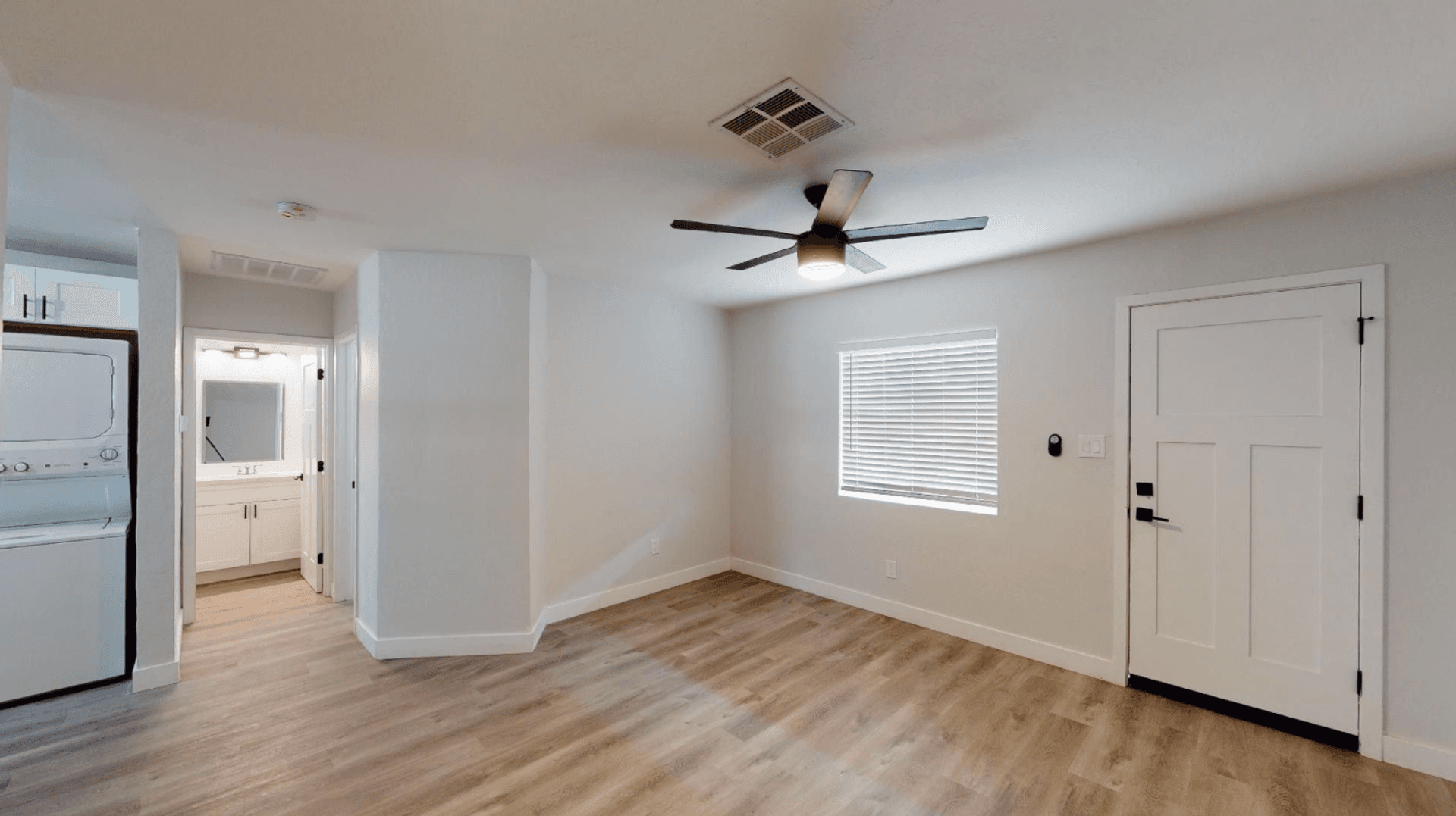 Phoenix Apartment: 906 E Roma Ave
