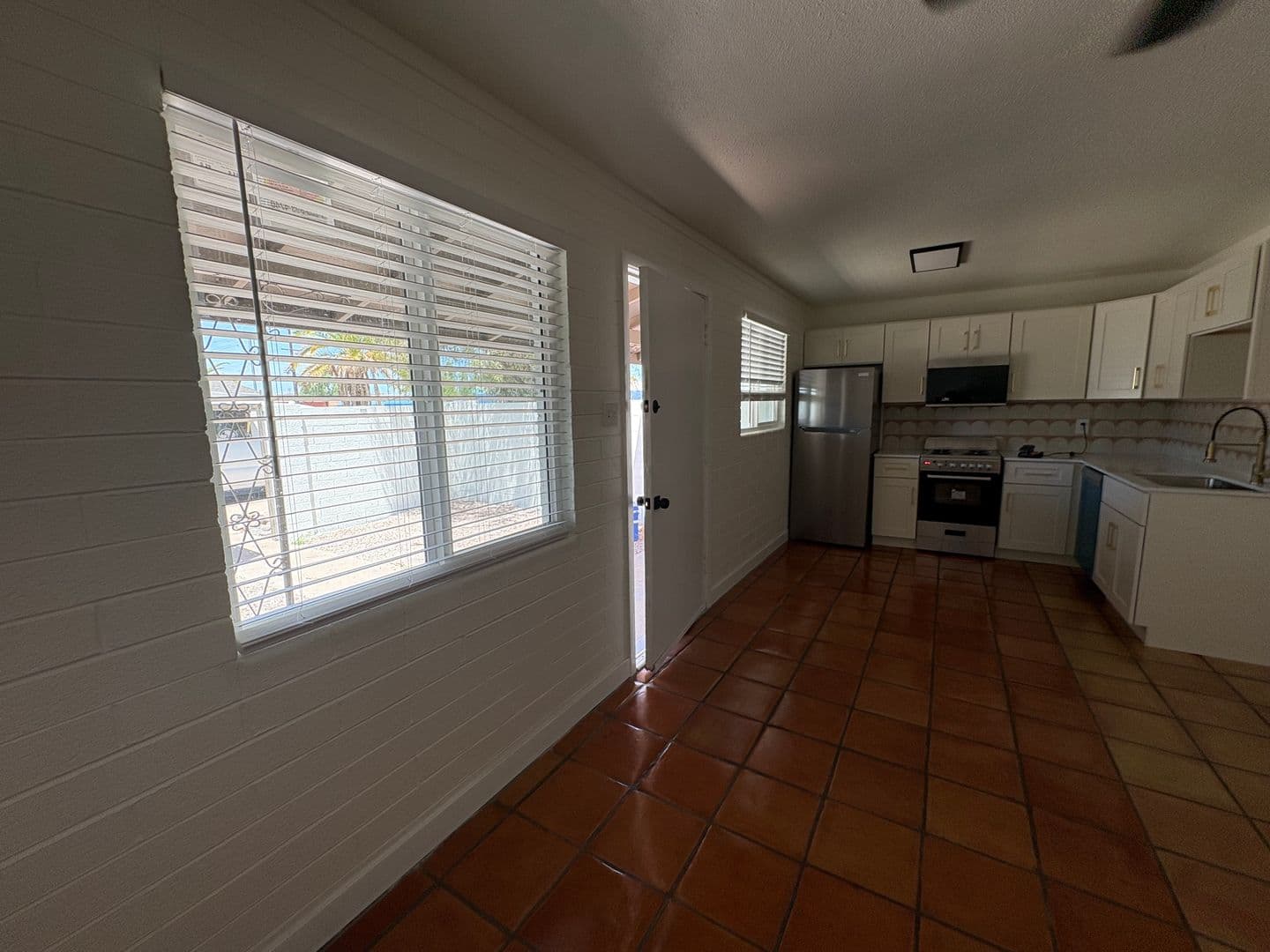 Tempe Apartment: 1867 E University Dr