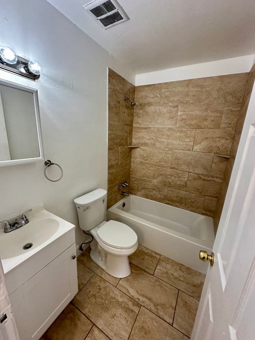 Tempe Apartment: 809 W 1st St
