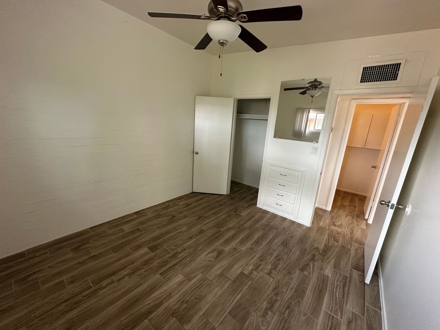 Tempe Apartment: 909 S Mariana St